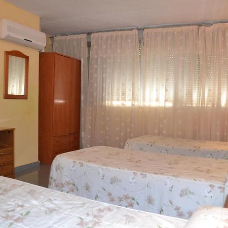 Hostal Al-Qazeres Caces Zewnętrze zdjęcie