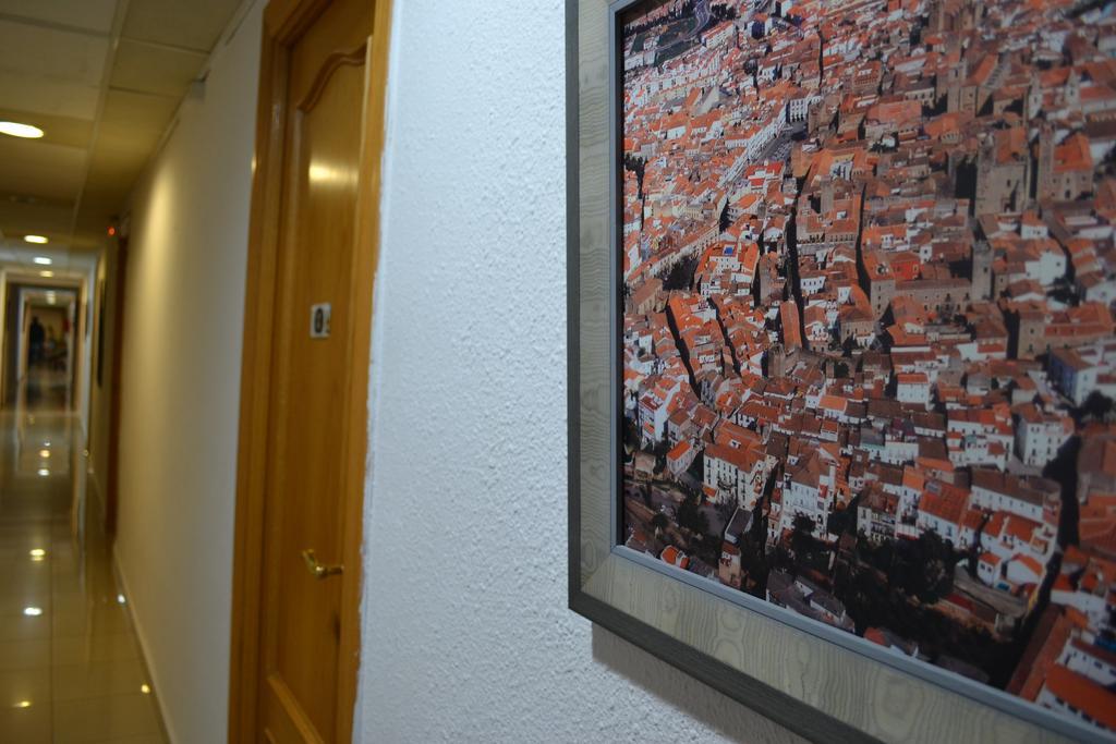 Hostal Al-Qazeres Caces Zewnętrze zdjęcie