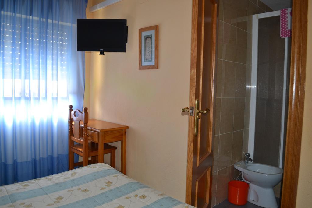 Hostal Al-Qazeres Caces Pokój zdjęcie