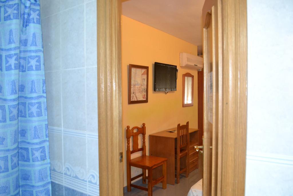 Hostal Al-Qazeres Caces Pokój zdjęcie