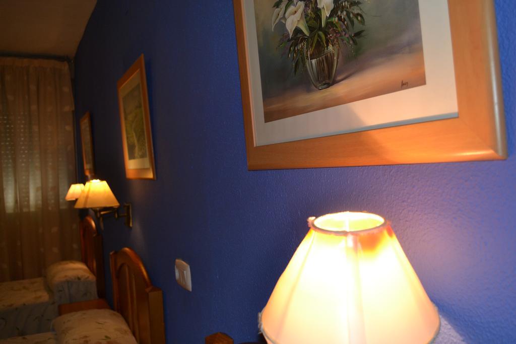 Hostal Al-Qazeres Caces Zewnętrze zdjęcie