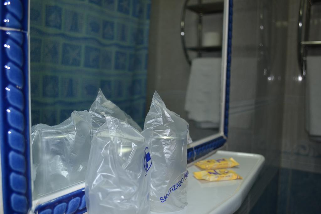 Hostal Al-Qazeres Caces Zewnętrze zdjęcie